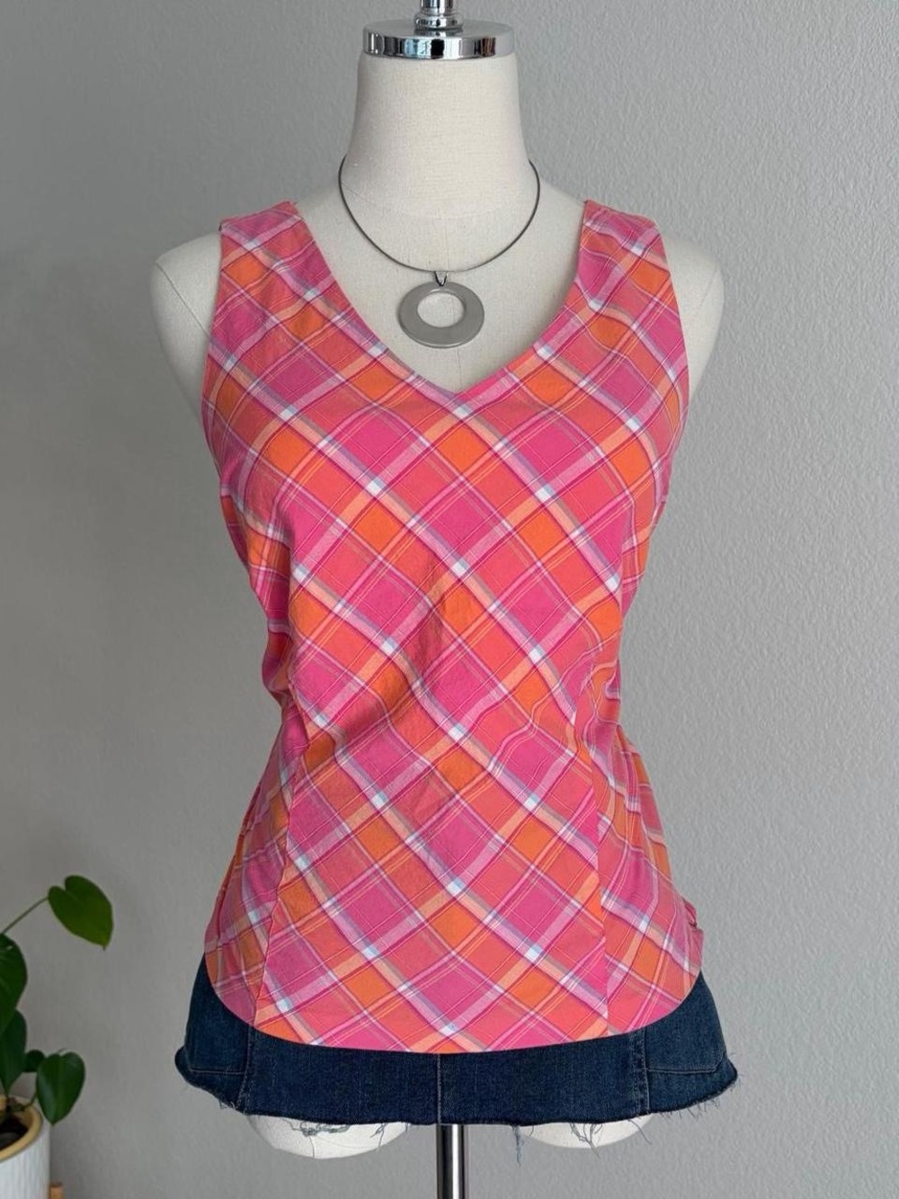 Women's V-Neck Plaid Sleeveless Top in Pink and Orange